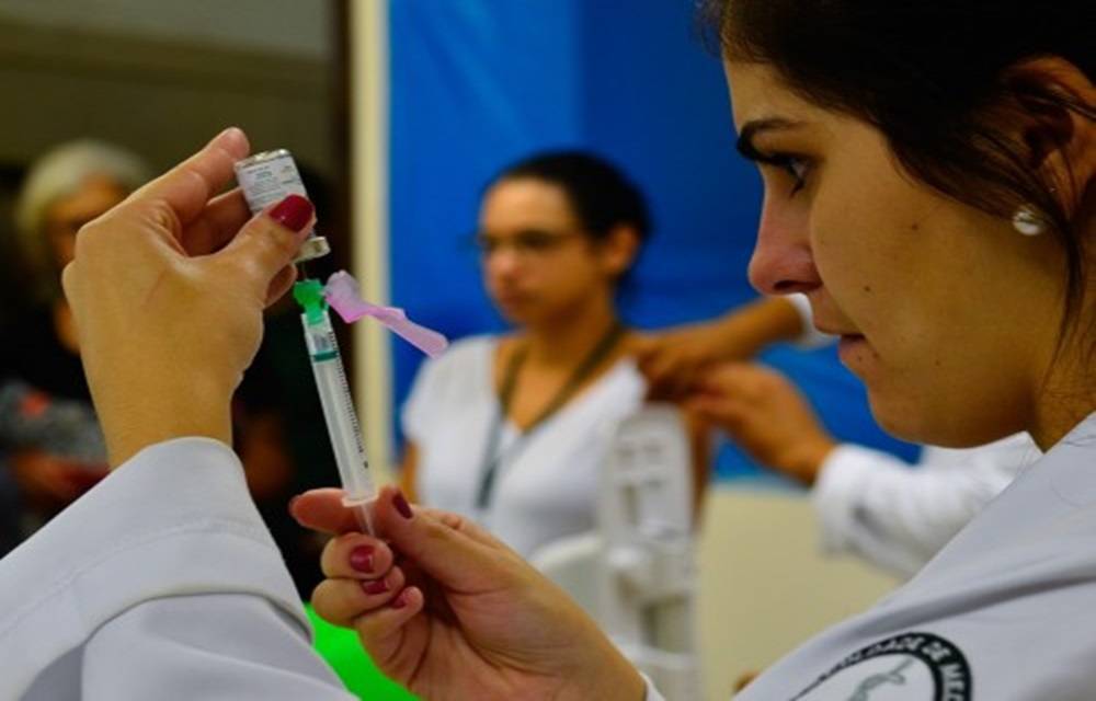 Ir para  <p>Nesta semana, a preocupa&ccedil;&atilde;o com os casos de febre amarela registrados em alguns locais do centro do pa&iacute;s acabaram provocando um aumento na procura pela vacina contra a doen&ccedil;a tamb&eacute;m...